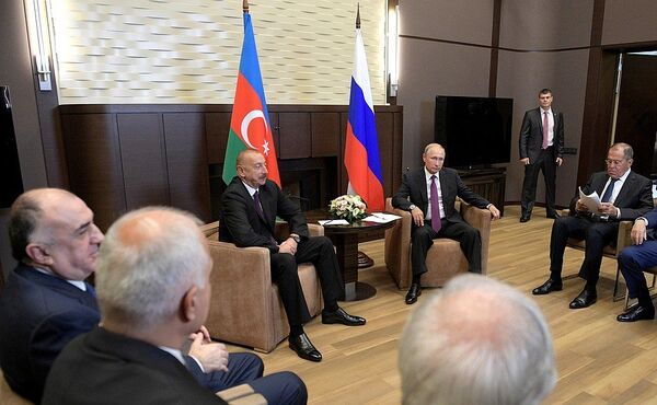 Президенты Азербайджана и РФ Ильхам Алиев и Владимир Путин во время встречи. Сочи, резиденция Бочаров Ручей, 1 сентября 2018 года Президенты Азербайджана и РФ Ильхам Алиев и Владимир Путин во время встречи. Сочи, резиденция Бочаров Ручей, 1 сентября 2018 года - Sputnik Азербайджан