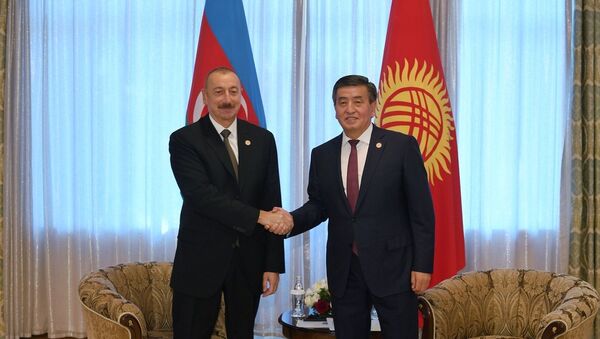 İlham Əliyevin Qırğızıstan Prezidenti Sooronbay Jeenbekov ilə görüşü olub - Sputnik Azərbaycan