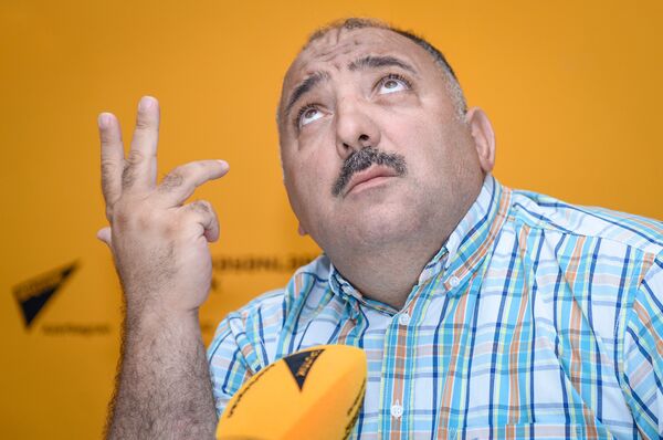 Актер Бахрам Багирзаде в студии Sputnik Азербайджан Актер Бахрам Багирзаде в студии Sputnik Азербайджан - Sputnik Азербайджан