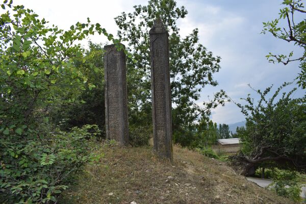 Старинное кладбище в селе Хазра Гусарского района Старинное кладбище в селе Хазра Гусарского района - Sputnik Азербайджан