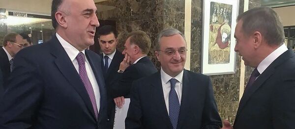 Главы МИД Армении и Азербайджана Зограб Мнацаканян и Эльмар Мамедъяров - Sputnik Азербайджан