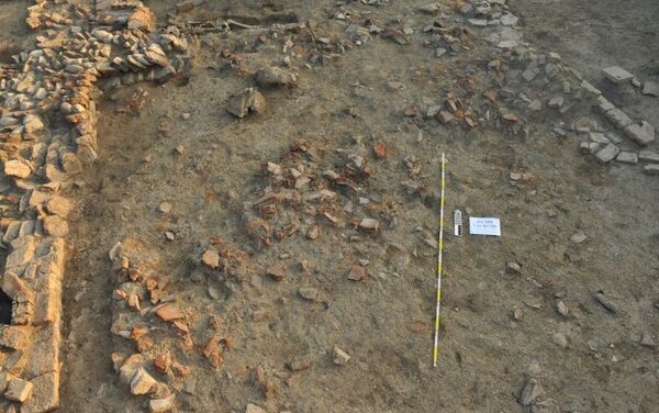 Археологические раскопки на территории, именуемой Селбир на юго-западе древнего города Габала - Sputnik Азербайджан