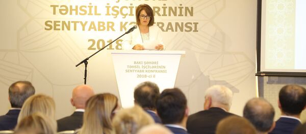 Замминистра образования Махаббат Велиева Замминистра образования Махаббат Велиева - Sputnik Азербайджан