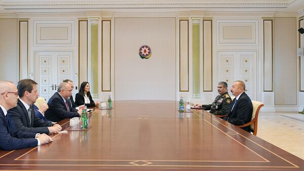Президент Ильхам Алиев принял делегацию во главе с министром обороны Израиля - Sputnik Азербайджан