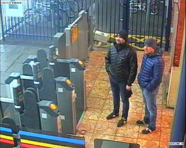 Фотография Александра Петрова и Руслана Боширова, подозреваемых полицией Лондона в отравлении Сергея и Юлии Скрипаль Фотография Александра Петрова и Руслана Боширова, подозреваемых полицией Лондона в отравлении Сергея и Юлии Скрипаль - Sputnik Азербайджан