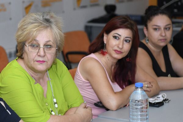 Обсуждения, посвященные проблемам создания семьи в Азербайджане, в мультимедийном пресс-центре Sputnik Азербайджан. 14 сентября 2018 года - Sputnik Азербайджан