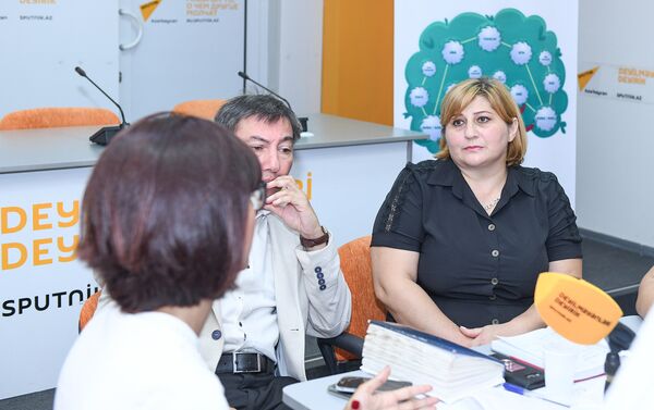 Обсуждения, посвященные проблемам создания семьи в Азербайджане, в мультимедийном пресс-центре Sputnik Азербайджан. 14 сентября 2018 года - Sputnik Азербайджан