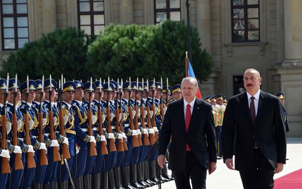 Церемония официальной встречи Президента Турции Реджепа Тайипа Эрдогана. Баку, 15 сентября 2018 года - Sputnik Азербайджан
