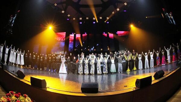 Шоу The Spirit of Dance на Международном фестивале этнической музыки и танца The Spirit of Tengri. Казахстан, Алма-Ата, 15 сентября 2018 года - Sputnik Азербайджан