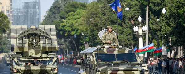 Военный парад в Баку, фото из архива Военный парад в Баку, фото из архива - Sputnik Азербайджан