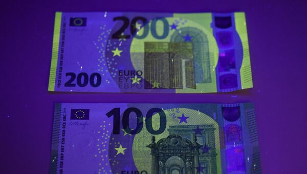Новые банкноты номиналом в 100 и 200 евро - Sputnik Азербайджан