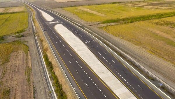Президент Ильхам Алиев принял участие в открытии автодороги Алят-Астара-госграница Ирана - Sputnik Азербайджан