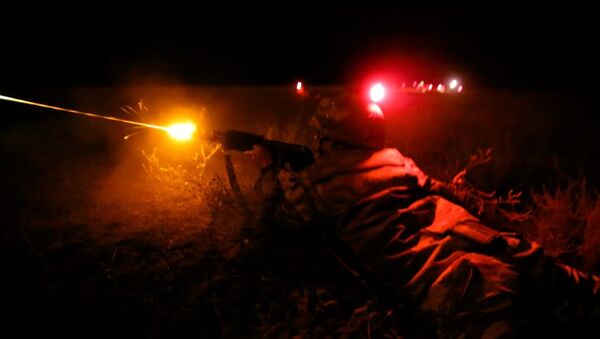 В ходе широкомасштабных учений проведены боевые стрельбы в ночное время - Sputnik Азербайджан
