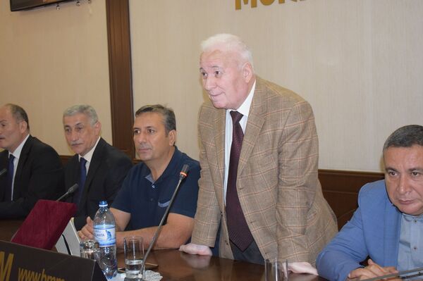 Мероприятие посвященное 60 летию журналиста и общественного деятеля Рауфа Агаева Мероприятие посвященное 60 летию журналиста и общественного деятеля Рауфа Агаева - Sputnik Азербайджан