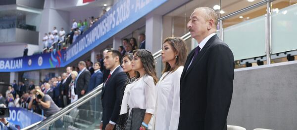 Президент Азербайджана Ильхам Алиев и члены его семьи на церемонии открытия чемпионата мира по дзюдо Президент Азербайджана Ильхам Алиев и члены его семьи на церемонии открытия чемпионата мира по дзюдо - Sputnik Азербайджан