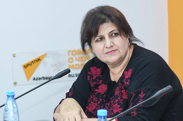 Эксперт в области проблем семьи, женщин и детей Бести Насибова - Sputnik Азербайджан