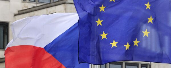 Флаги Чехии и Евросоюза, фото из архива - Sputnik Азербайджан