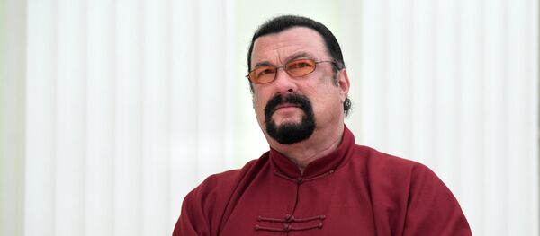 Американский актёр Стивен Сигал - Sputnik Азербайджан