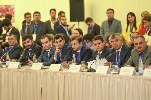 Расширенное заседание Азербайджано-российского и Российско-азербайджанского деловых советов Расширенное заседание Азербайджано-российского и Российско-азербайджанского деловых советов - Sputnik Азербайджан