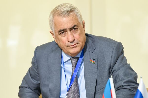 Джавид Гурбанов председатель ЗАО Азербайджанские железные дороги Джавид Гурбанов председатель ЗАО Азербайджанские железные дороги - Sputnik Азербайджан