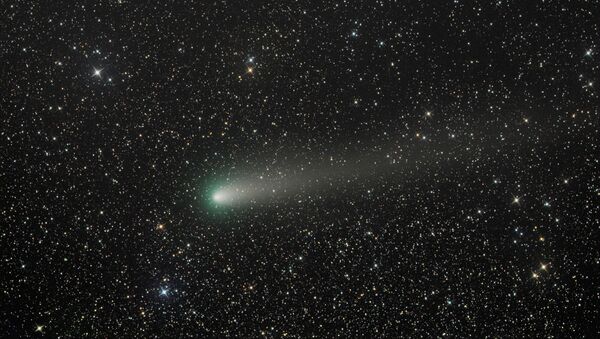 Комета 21P снята в момент максимального приближения к Солнцу за 72 года - Sputnik Азербайджан