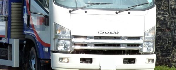 Грузовик ISUZU, фото из архива Грузовик ISUZU, фото из архива - Sputnik Азербайджан