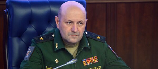 Начальник войск радиационной, химической и биологической защиты ВС РФ генерал-майор Игорь Кириллов на брифинге министерства обороны РФ по биологическому оружию - Sputnik Азербайджан