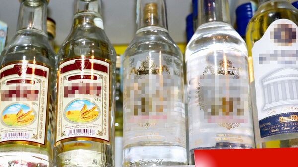 Spirtli içkilərin satışı, arxiv şəkli - Sputnik Azərbaycan