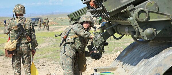 Военные учения армянской армии Военные учения армянской армии - Sputnik Азербайджан