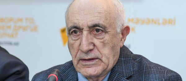 Эксперт в сфере образования Шахлар Аскеров - Sputnik Азербайджан