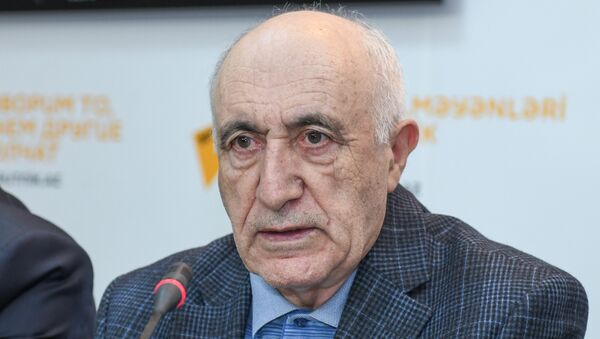 Эксперт в сфере образования Шахлар Аскеров - Sputnik Азербайджан