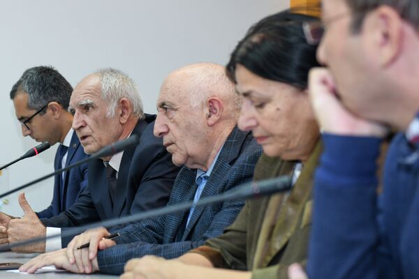 Пресс-конференция на тему Каким должен быть современный учитель: проблемы и пути их решения - Sputnik Азербайджан