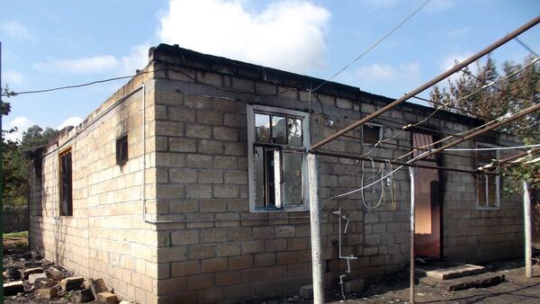 Состояние дома Адыгезаловых после пожара - Sputnik Азербайджан