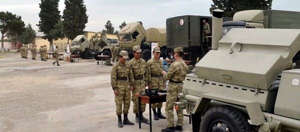 В Войсках Химической Защиты организован перевод специальной техники к эксплуатации в осенне-зимнем периоде В Войсках Химической Защиты организован перевод специальной техники к эксплуатации в осенне-зимнем периоде - Sputnik Азербайджан