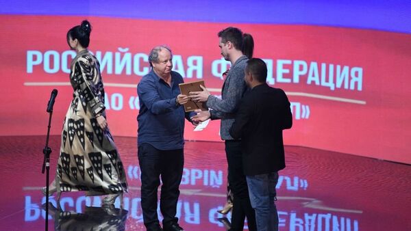Награждение лауреата ТЭФИ-Содружество - Sputnik Азербайджан