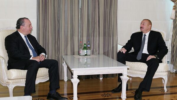 Президент Азербайджанской Республики Ильхам Алиев принял президента Фонда этнического взаимопонимания США Марка Шнайера - Sputnik Азербайджан