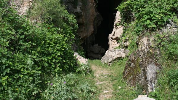 Азыхская пещера, расположенная на территории оккупированного Арменией Физулинского района Азербайджана - Sputnik Азербайджан
