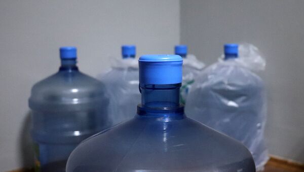 Пластиковые емкости для воды - Sputnik Азербайджан