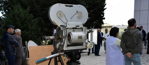 Ретро выставка кинотехники под названием Голоса из прошлого - Sputnik Азербайджан