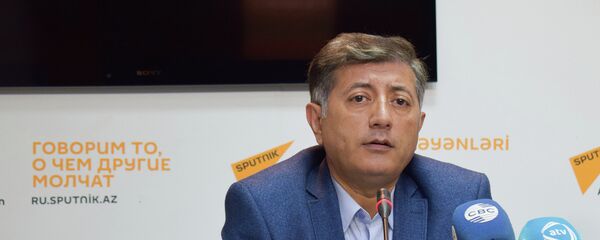 Директор центра нефтяных исследований Ильхам Шабан Директор центра нефтяных исследований Ильхам Шабан - Sputnik Азербайджан