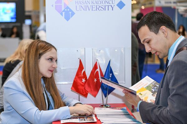 12-я Азербайджанская международная выставка Образование - Sputnik Азербайджан