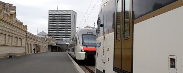 Поезда Stadler на Бакинском железнодорожном вокзале, фото из архива - Sputnik Азербайджан