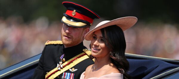 Жена принца Гарри Меган Маркл на традиционном параде Trooping of the Colour в Лондоне Жена принца Гарри Меган Маркл на традиционном параде Trooping of the Colour в Лондоне - Sputnik Азербайджан