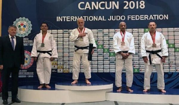 Фархад Раджабли стал чемпионом мира в 8-й раз Фархад Раджабли стал чемпионом мира в 8-й раз - Sputnik Азербайджан