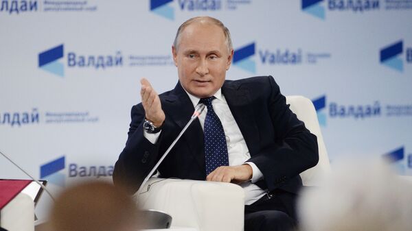 Президент РФ В. Путин принял участие в заседании клуба Валдай - Sputnik Azərbaycan