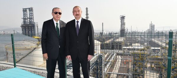 Ильхам Алиев и Реджеп Тайип Эрдоган на церемонии открытия нефтеперерабатывающего завода Star в Измире, Турция, 19 октября 2018 года - Sputnik Азербайджан