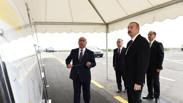 Президент Ильхам Алиев принял участие в открытии автомобильной дороги Имишли-Отузики-Гарагашлы - Sputnik Азербайджан