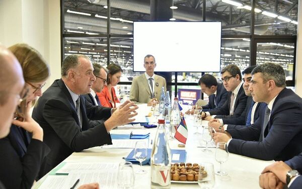 Министр встретился со своим французским коллегой Дидье Гийомом - Sputnik Азербайджан