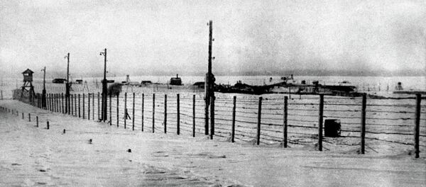 Жилая зона исправительно-трудового лагеря (1930-40-е гг.) - Sputnik Азербайджан