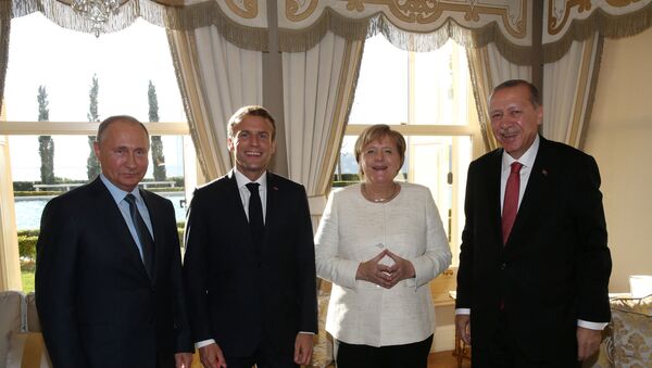 Vladimir Putin, Emmanuel Makron, Angela Merkel və Rəcəb Tayyip Ərdoğan - Sputnik Azərbaycan